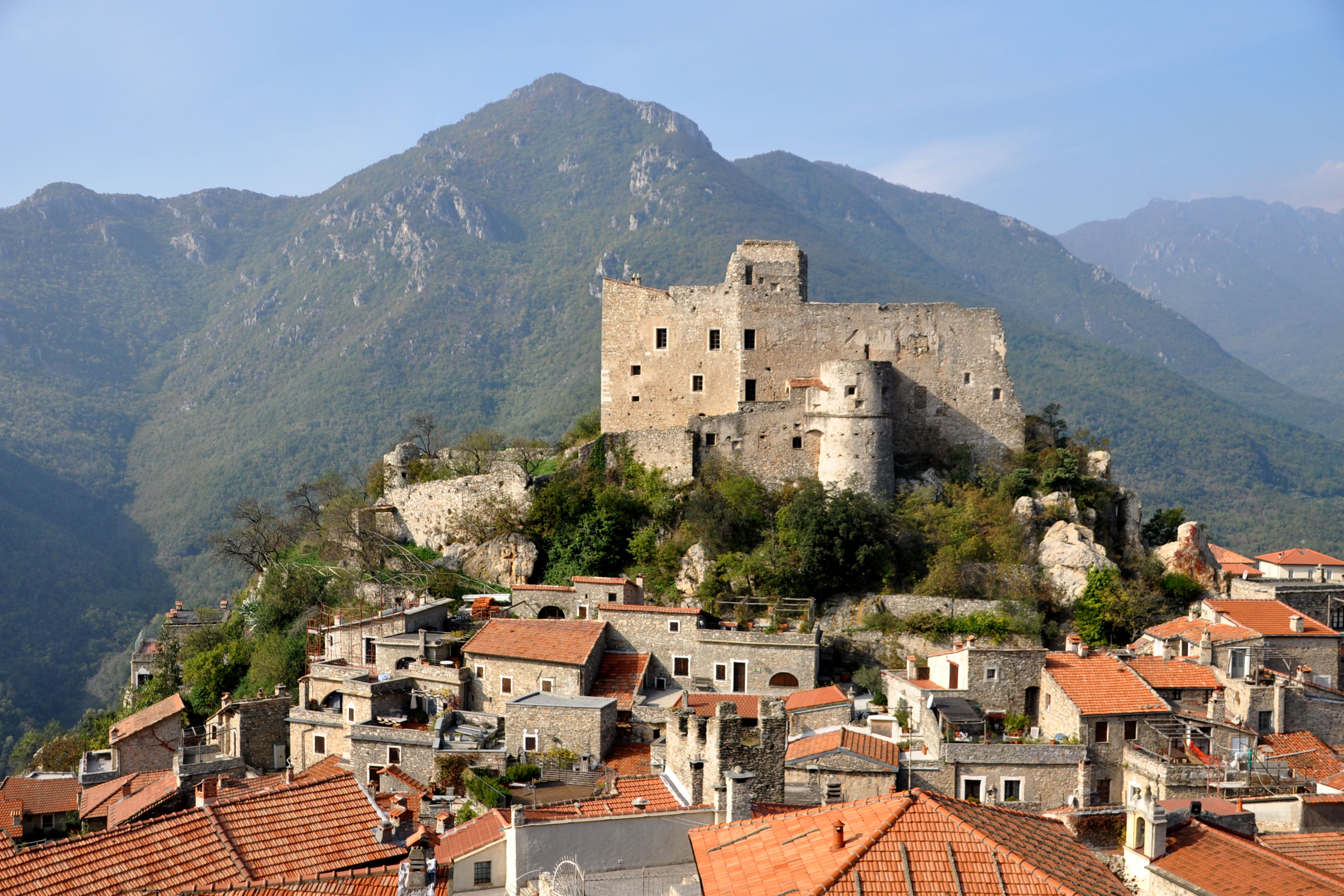 Castelvecchio di Rocca Barbena